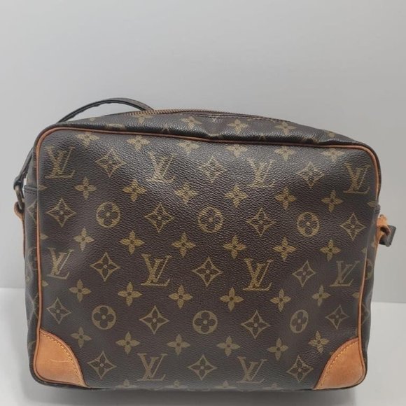 Louis Vuitton Authentic Potomac Crossbody Messenger - Picture 2 of 16